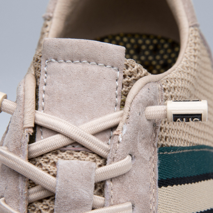 Nova Vibe Sneakers